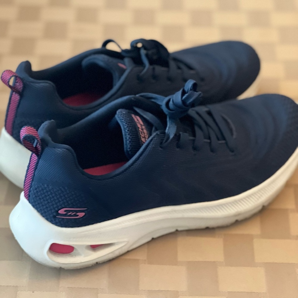 Women’s Navy and Pink Bob’s from Skechers 7.5